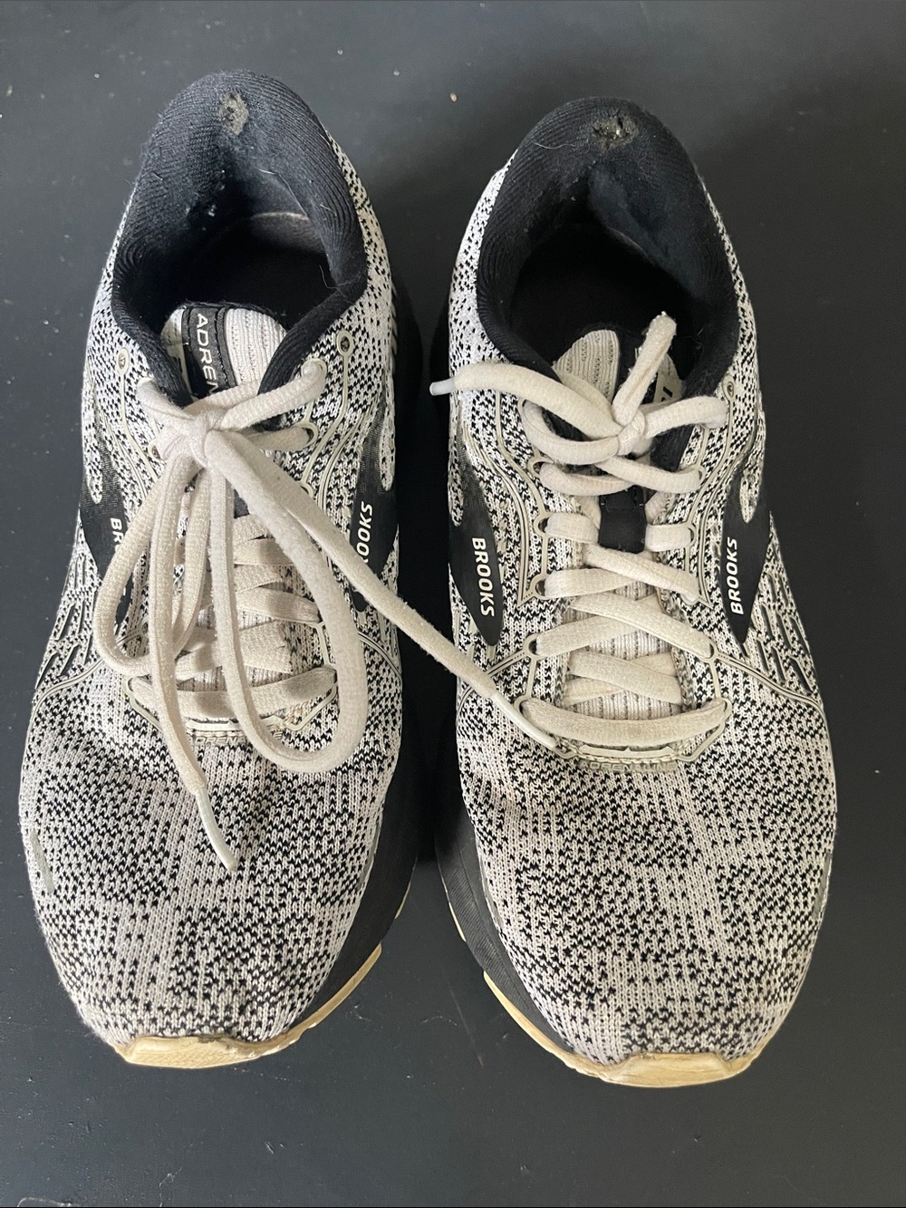 Brooks adrenaline Running Sneakers - size 6 medium b